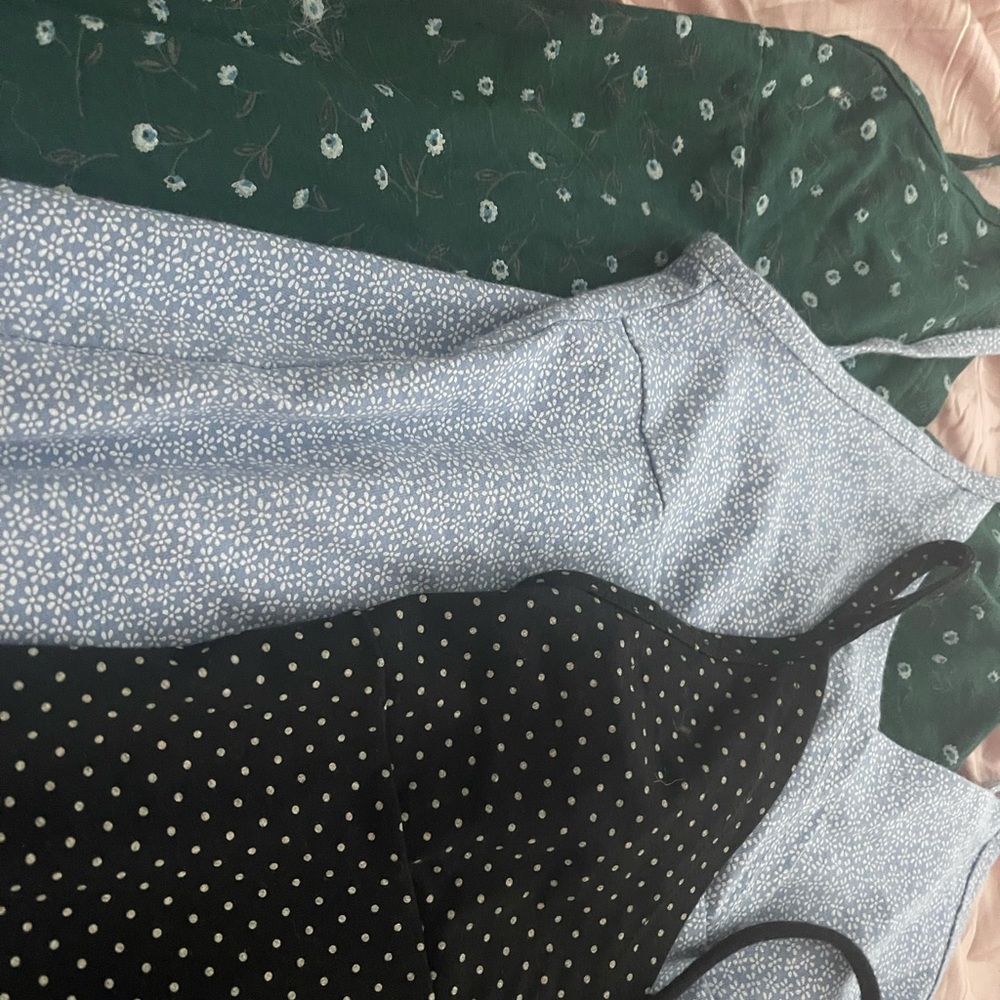 4 RARE BRANDY MELVILLE DRESSES - Picture 4 of 4